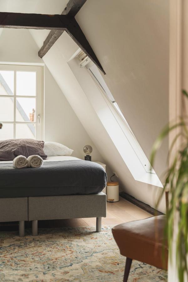 Tiny Attic On The Herengracht, Private Room Amsterdam Bagian luar foto