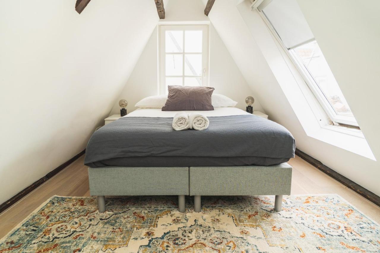 Tiny Attic On The Herengracht, Private Room Amsterdam Bagian luar foto