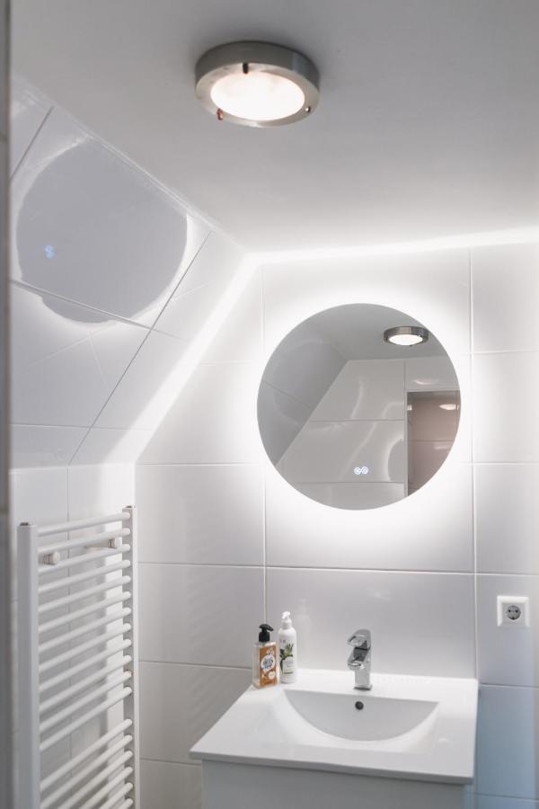 Tiny Attic On The Herengracht, Private Room Amsterdam Bagian luar foto