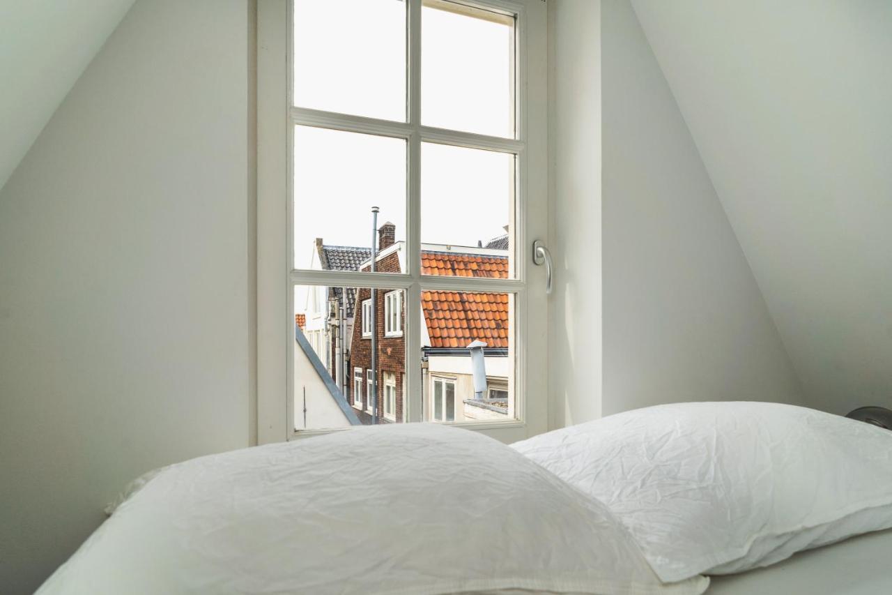 Tiny Attic On The Herengracht, Private Room Amsterdam Bagian luar foto